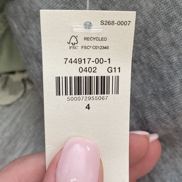 Old navy pixie pants - Picture 3 of 3